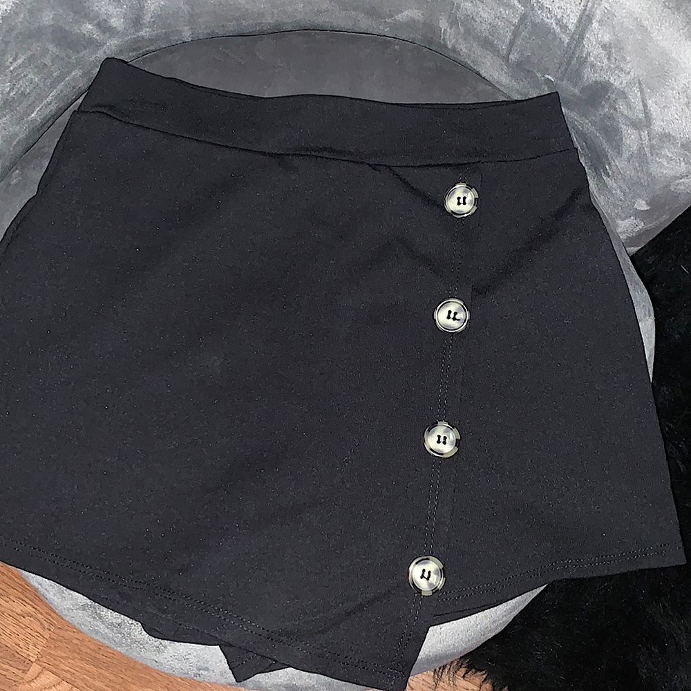 short/skirt